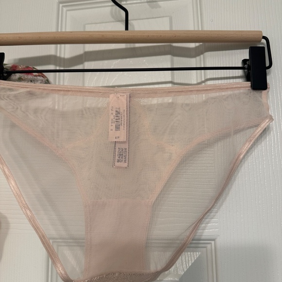 Victoria’s Secret - Ballet Pink w/Silver Shimmer & EyelashTrim - Bra & Panty Set - Picture 6 of 9